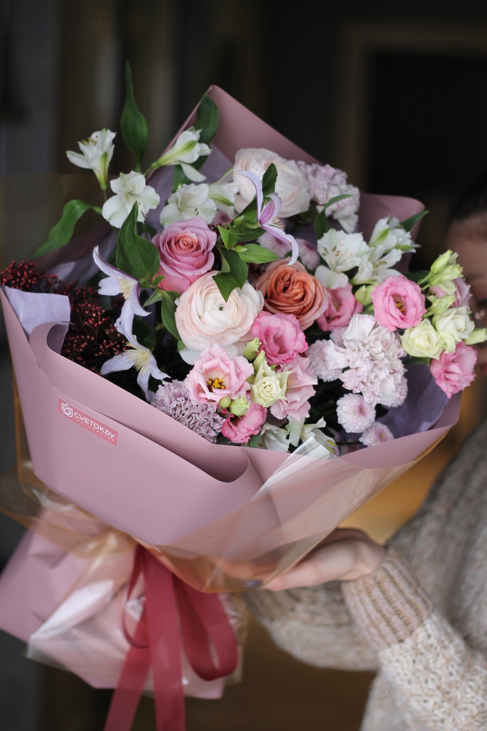 Букет с ранункулюсами Ожившая Легенда - быстрая доставка в Минске