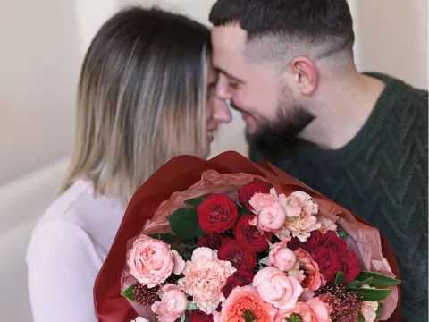 Какие цветы подарить девушке на 14 февраля