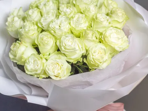 Как выбрать свежие розы и лучшие сочетания в букете
