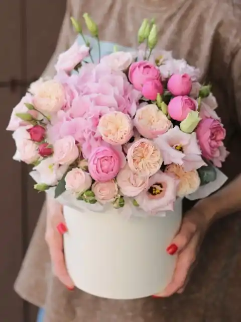 Цветы в коробках