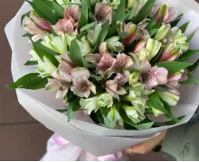 Букеты из альстромерий