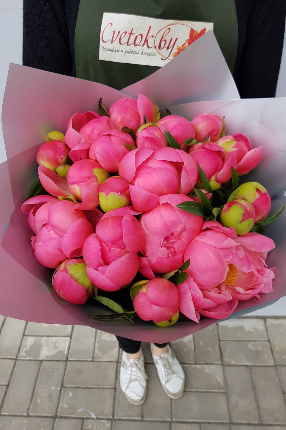 Букет из коралловых пионов - с доставкой по Минску