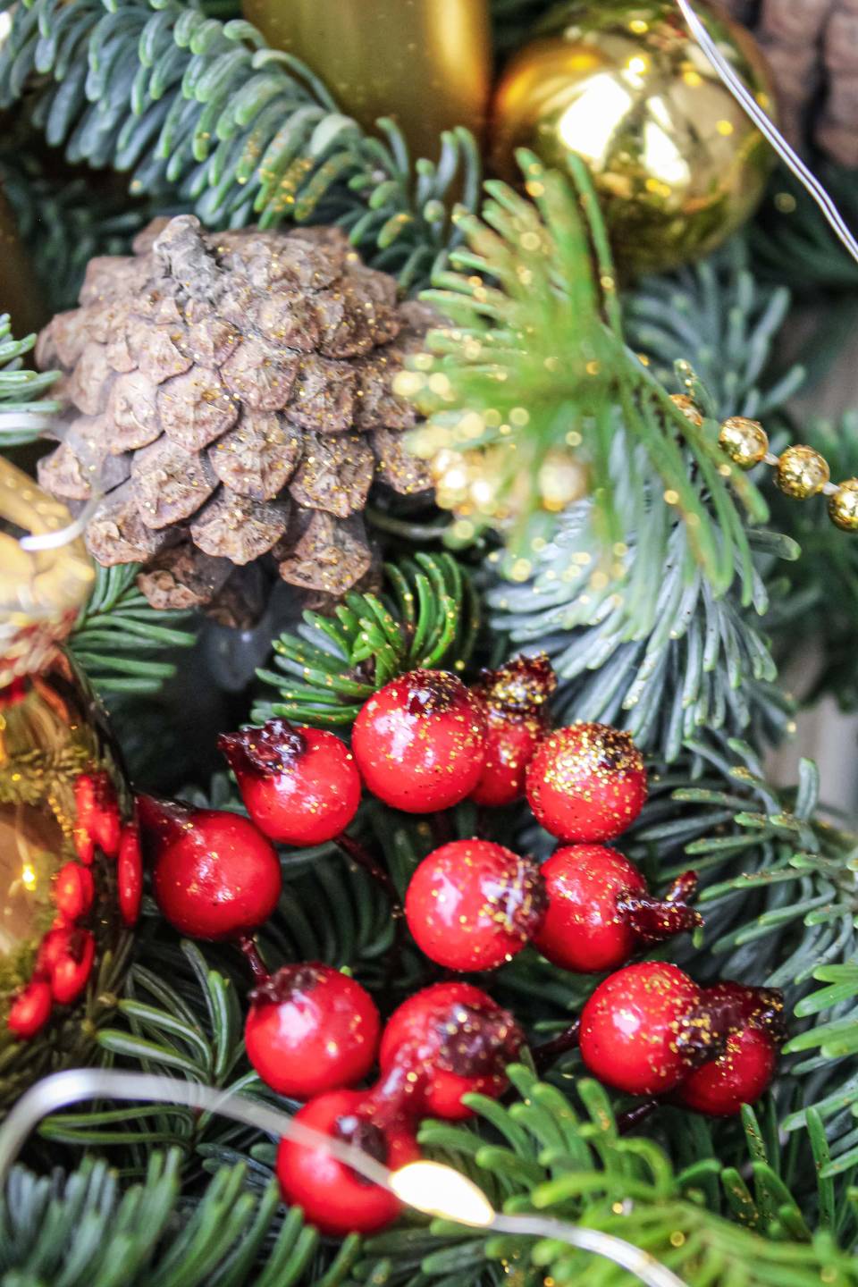 Композиция новогодняя Золотая свеча - подарочное оформление