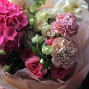 Букет Касание руки - с добавлением зелени - миниатюра 