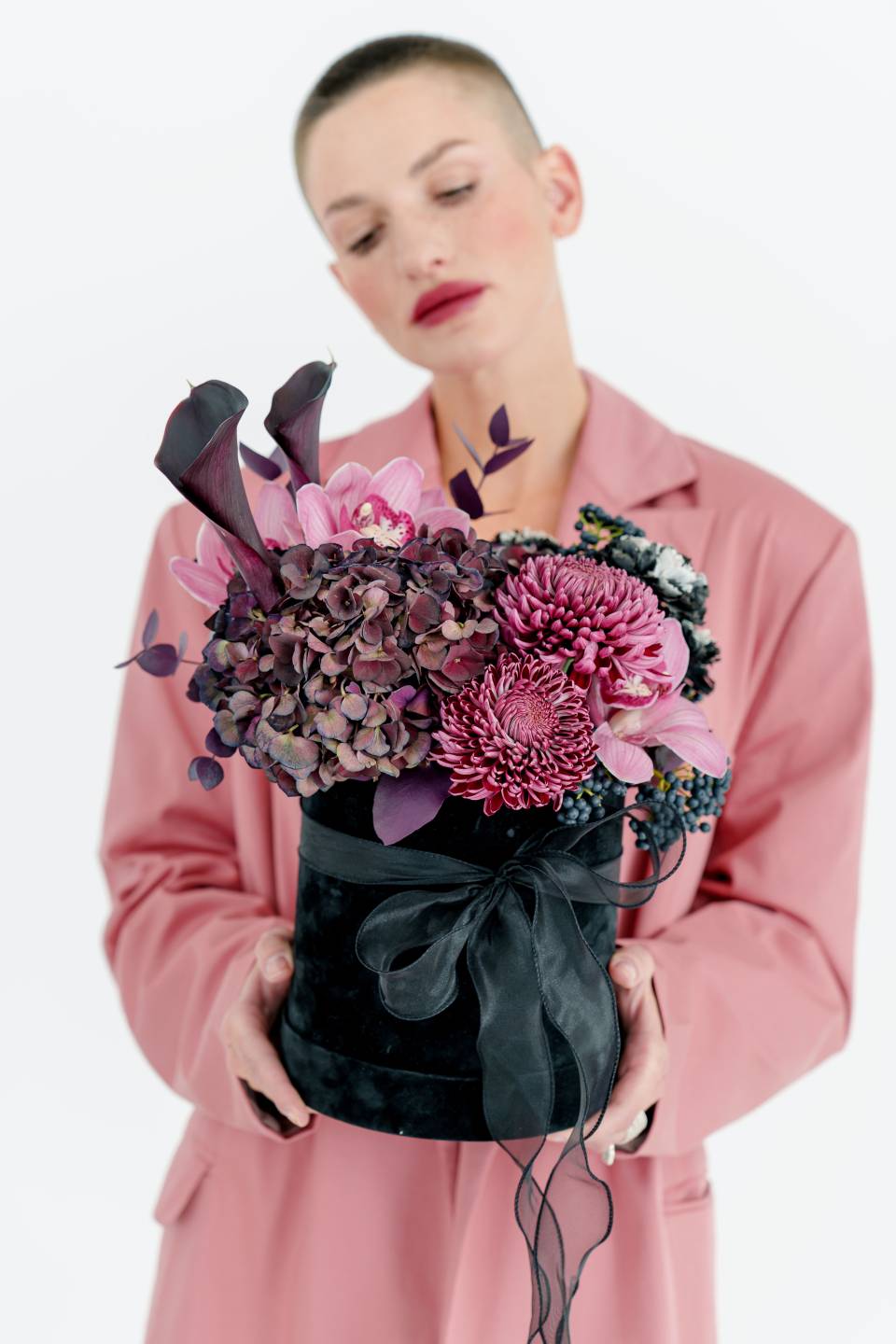 Композиция в черной коробке Эдди - с добавлением зелени