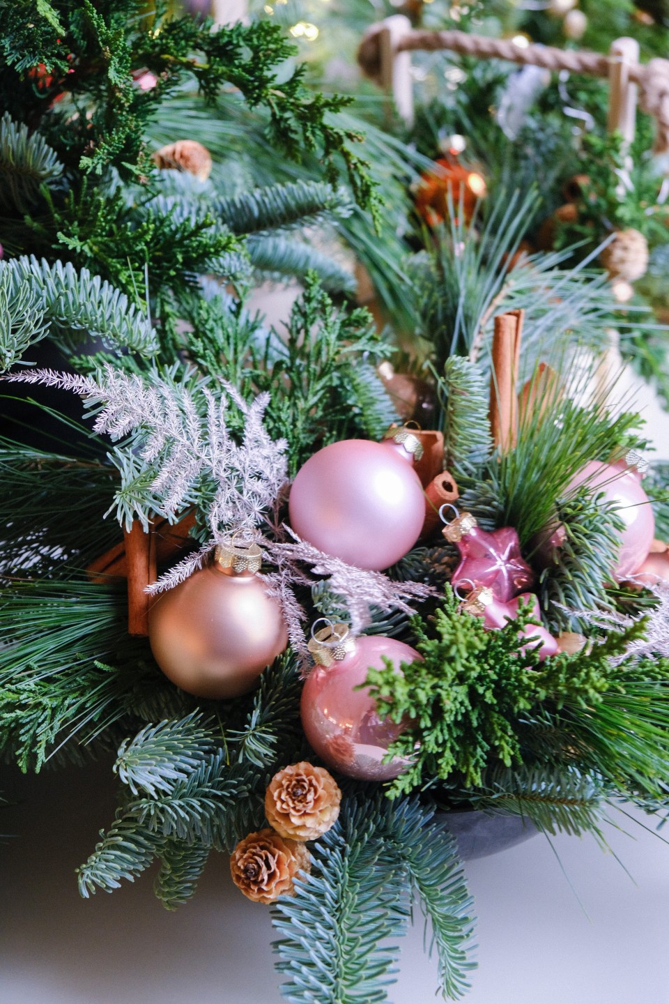 Композиция настольная Christmas Melody - с добавлением зелени