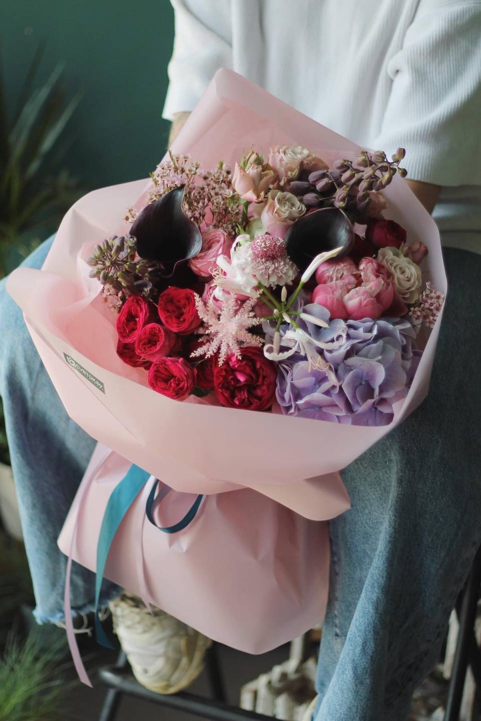 Букет Малиновый Рассвет - с добавлением зелени