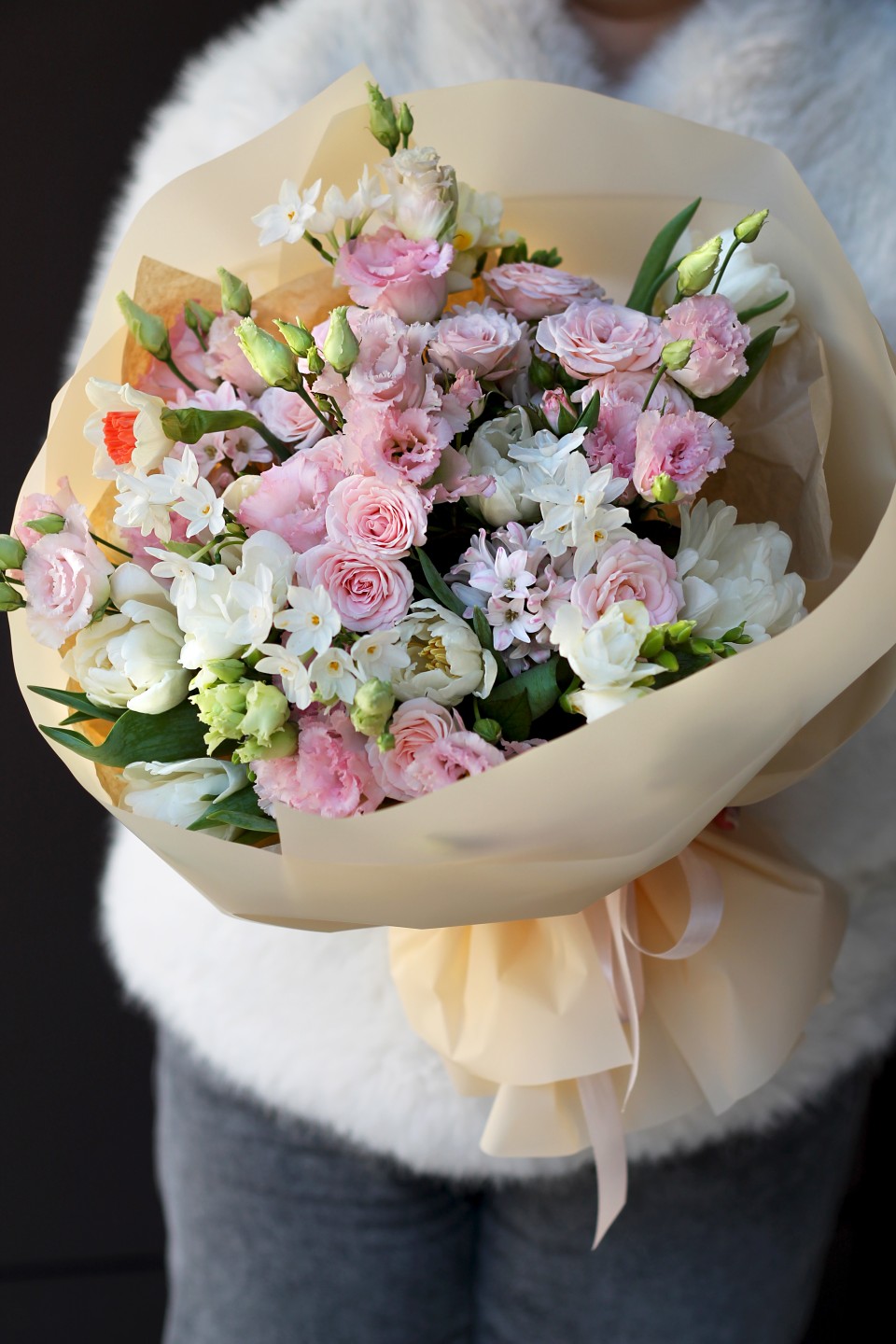 Букет Ласковый поцелуй - с добавлением зелени