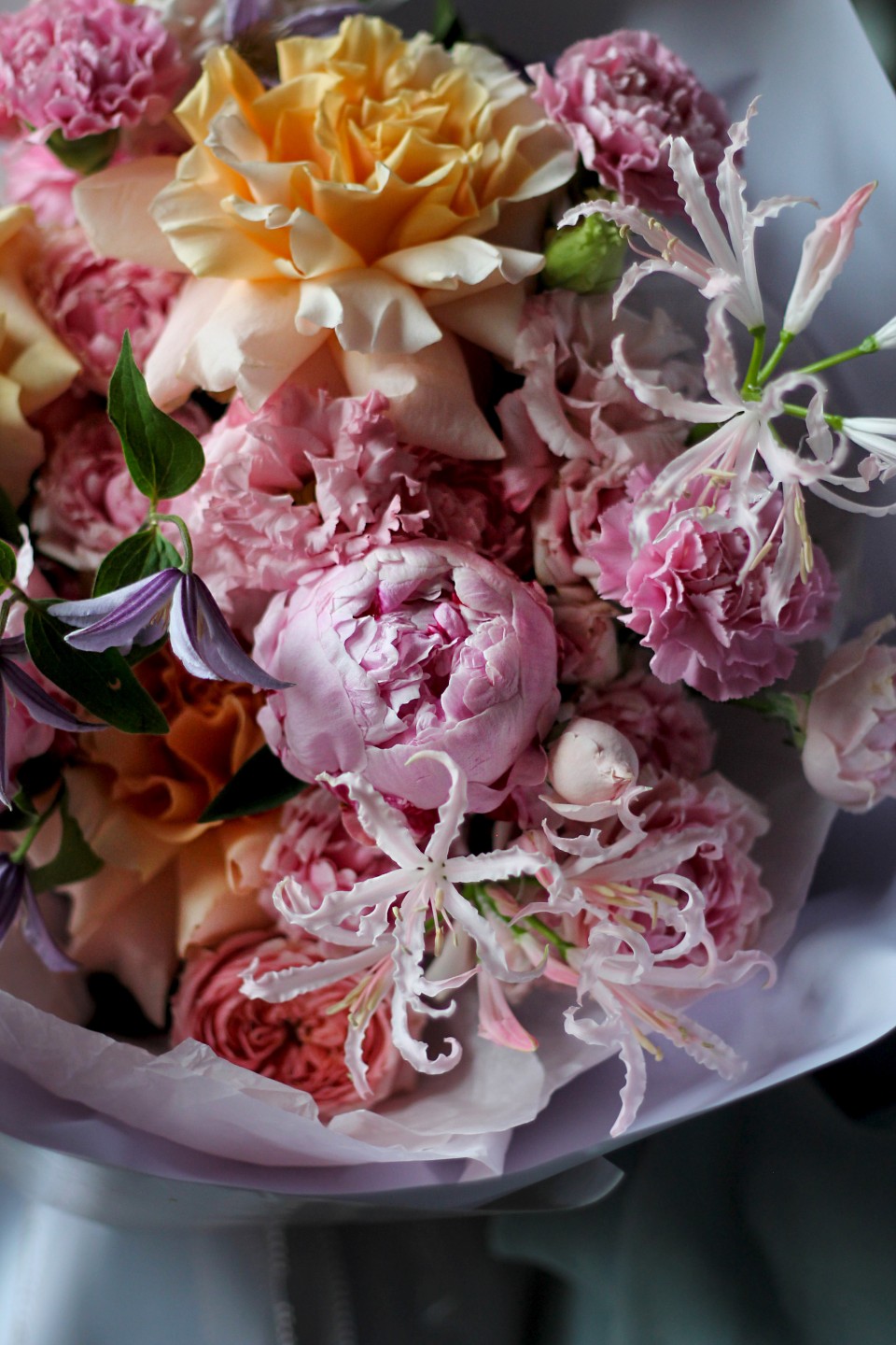 Букет Афродита - с добавлением зелени