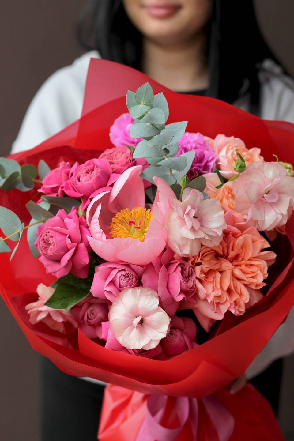 Букет В твоих нежных руках - с добавлением зелени