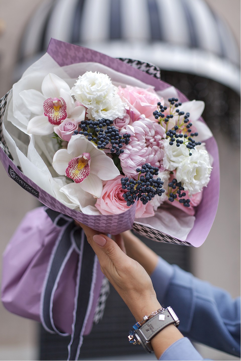 Букет Chanel - быстрая доставка в Минске