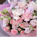 Букет Нежный Роман - с добавлением зелени - миниатюра 