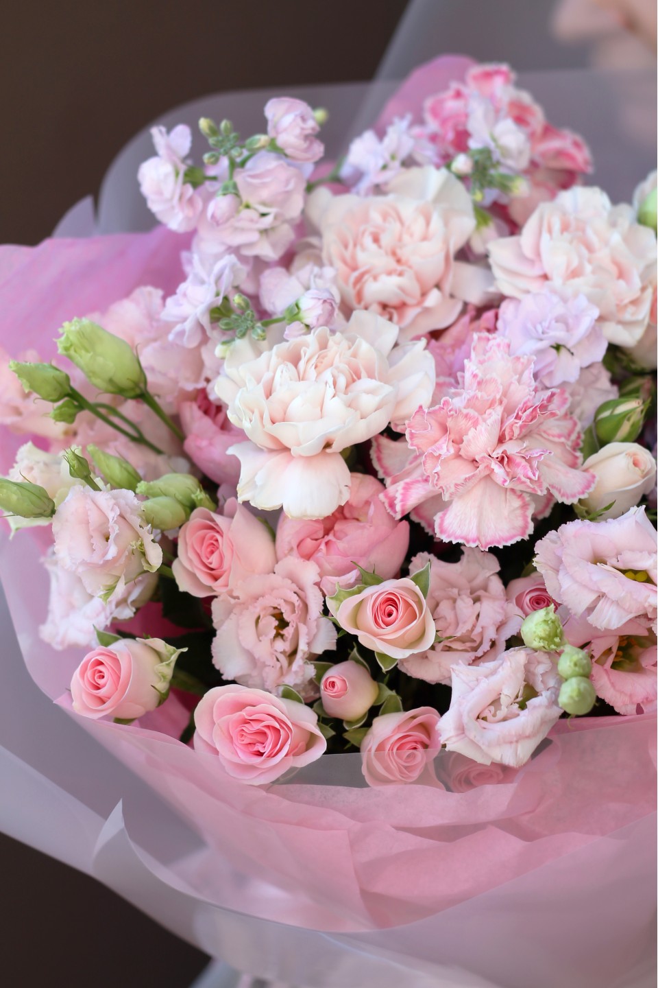 Букет Нежный Роман - с добавлением зелени