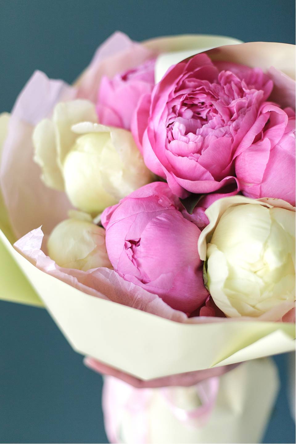 Букет Вдохновение пионами - подарочное оформление