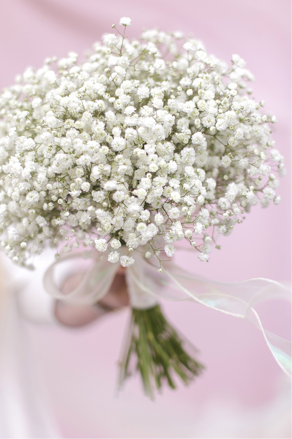 Букет невесты из белой гипсофилы Облако - с доставкой по Минску