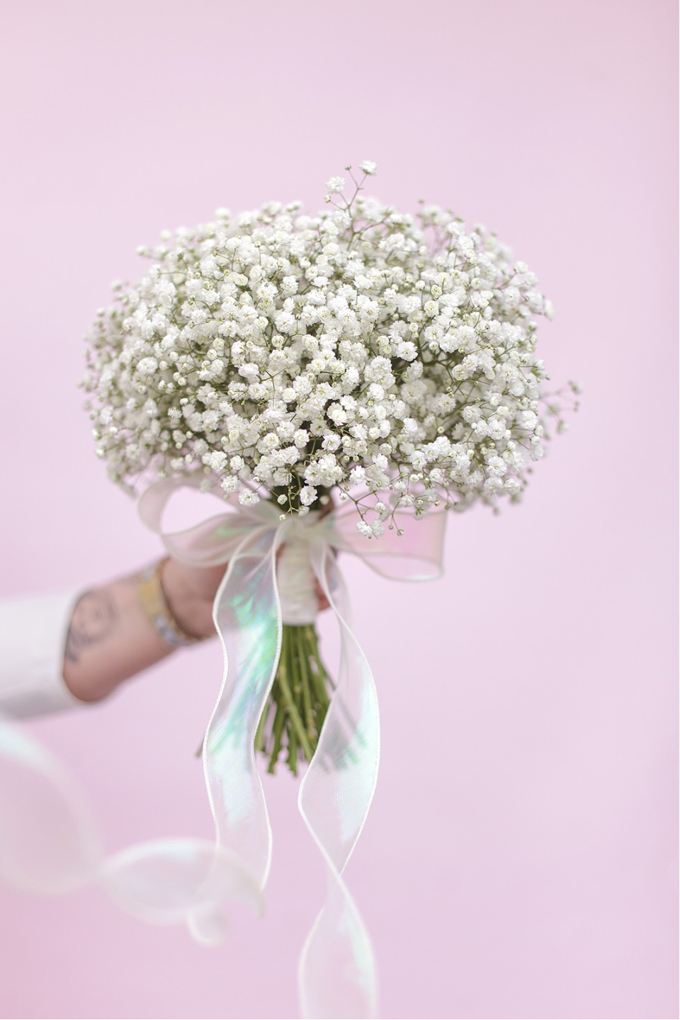 Букет невесты из белой гипсофилы Облако - подарочное оформление