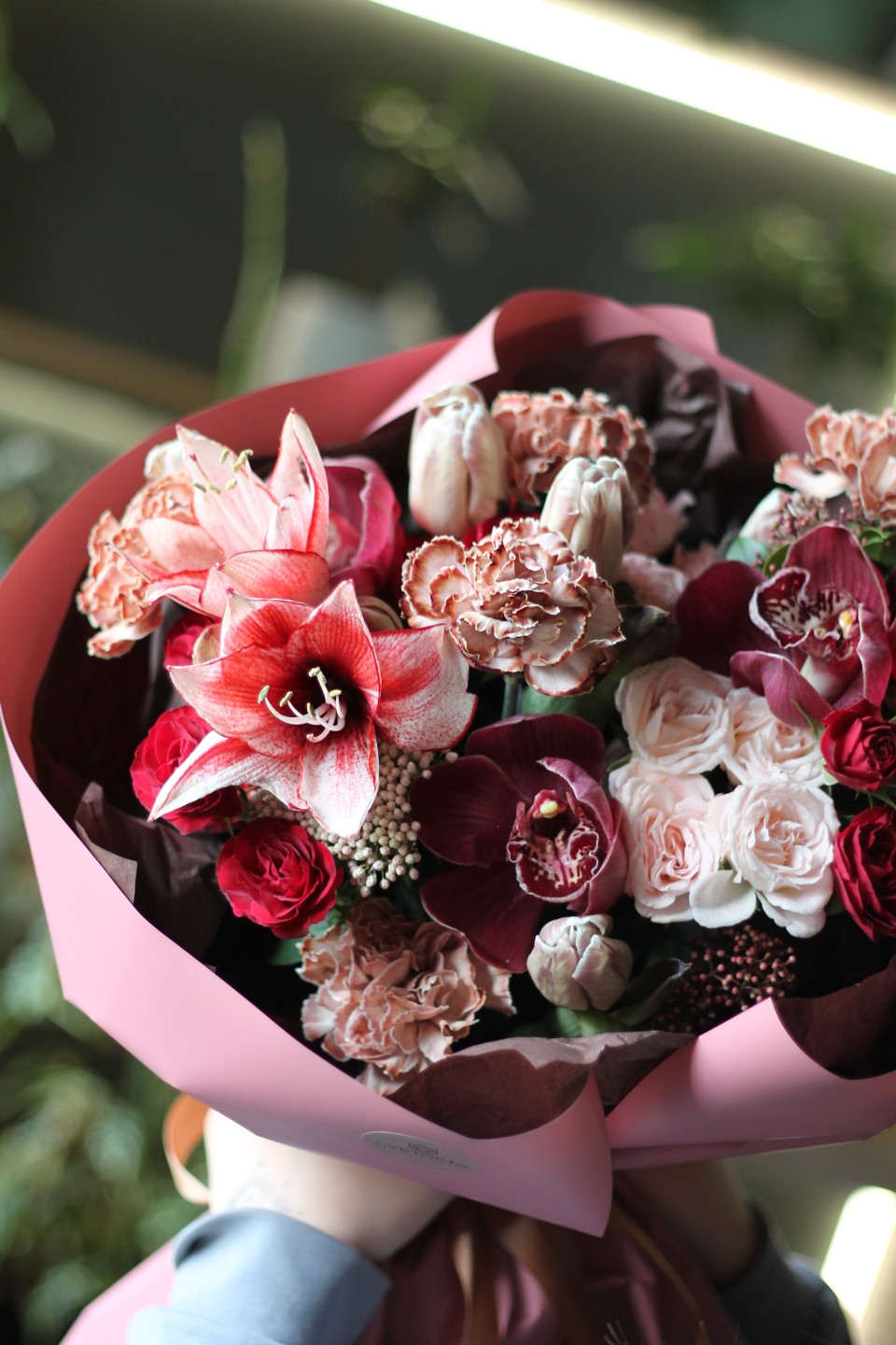 Букет Винный Вечер - с добавлением зелени