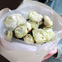 Букет пионов Рэйна - с добавлением зелени - миниатюра 