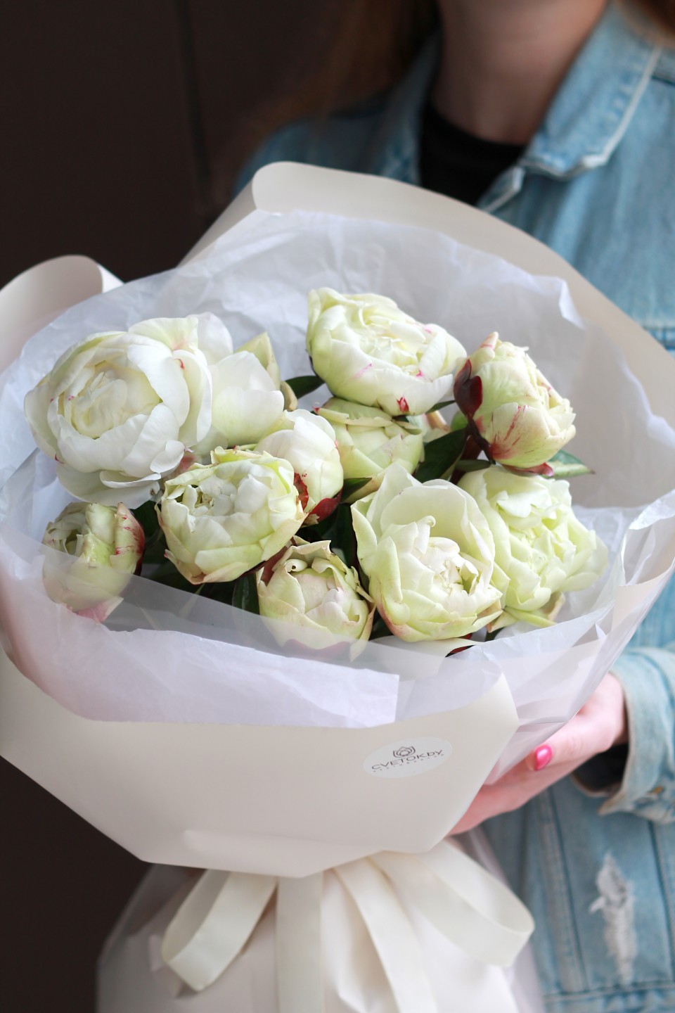 Букет пионов Рэйна - с добавлением зелени