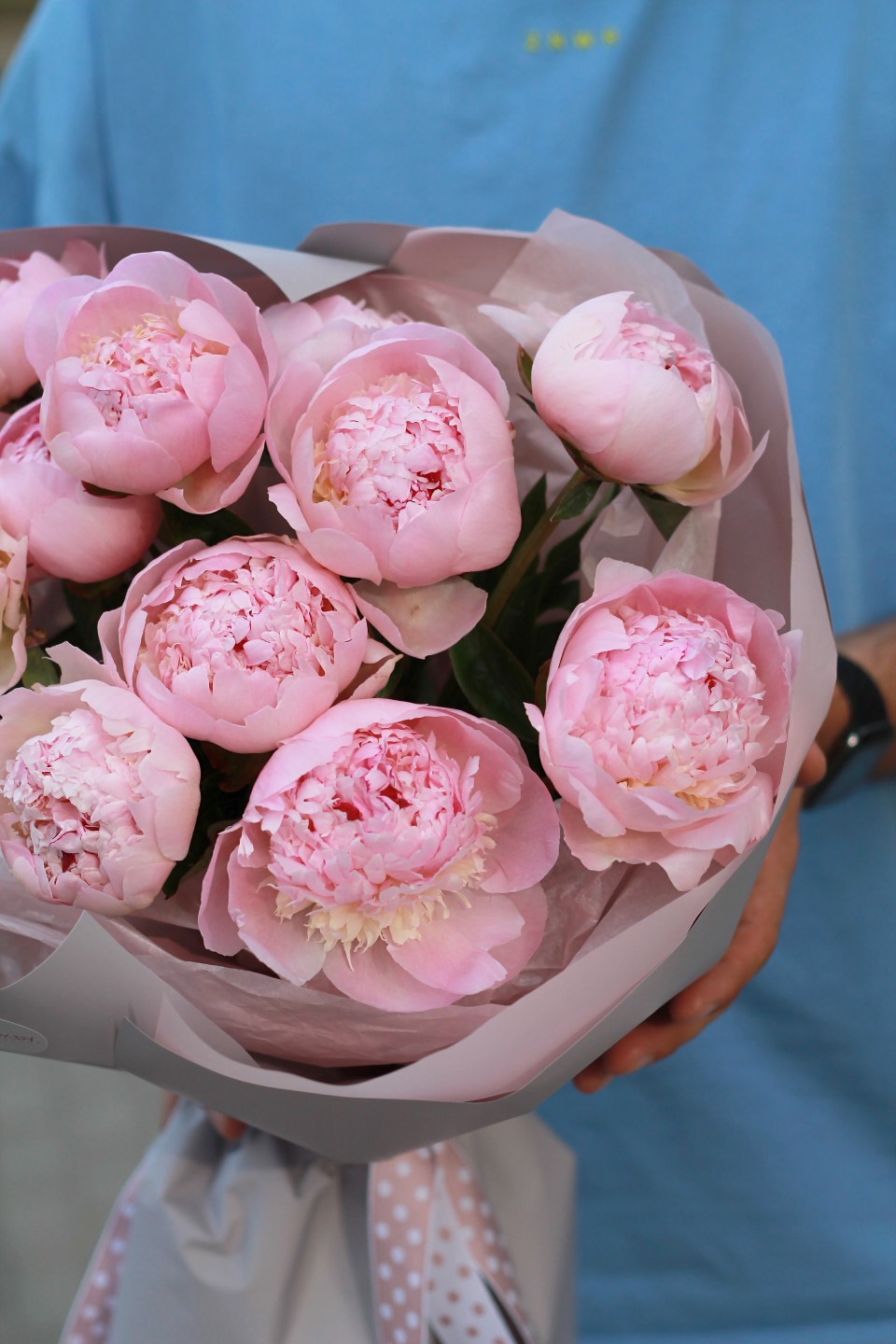 Букет пионов Мания - с добавлением зелени