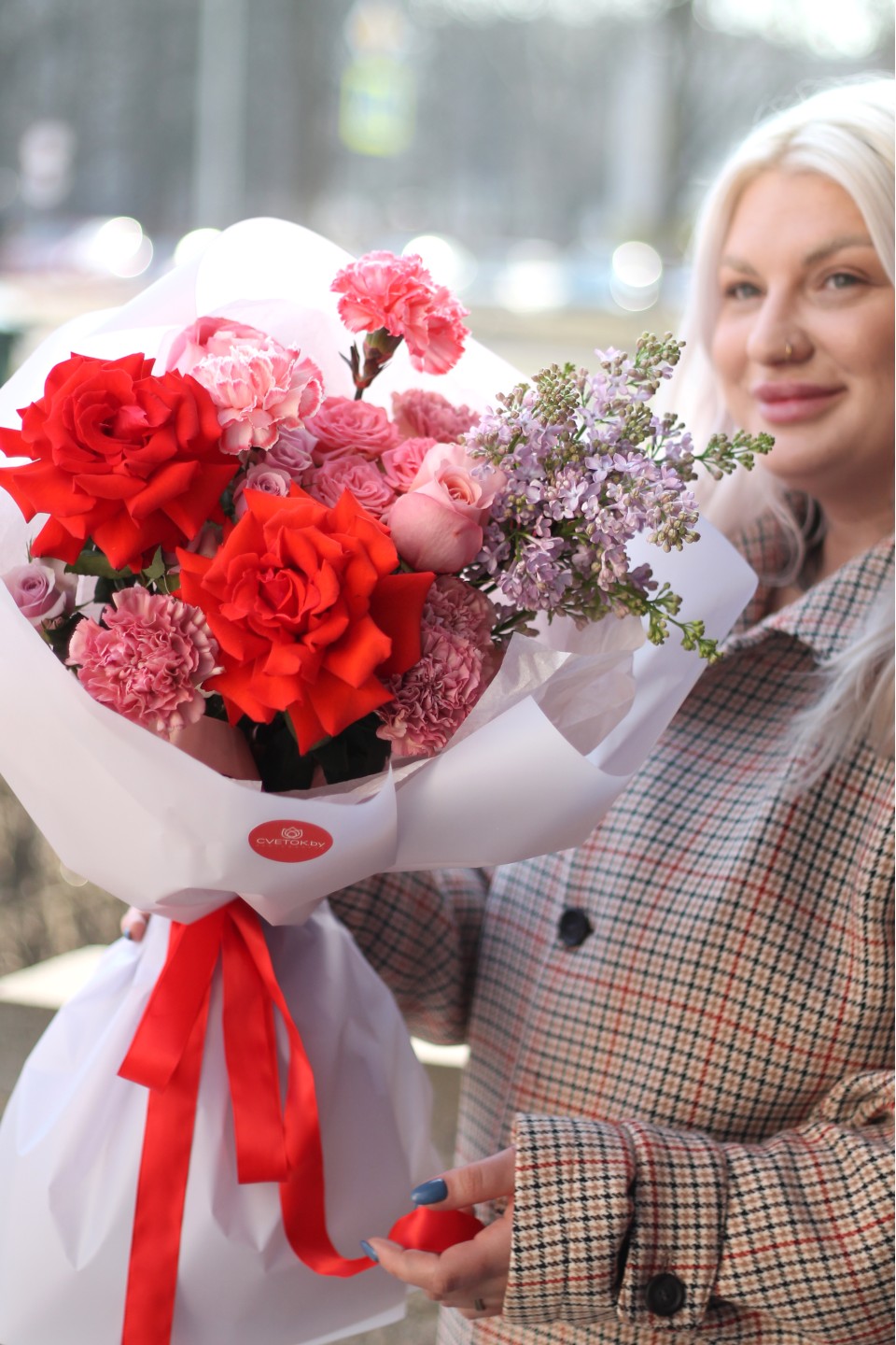 Букет Пылкая Любовь - с добавлением зелени