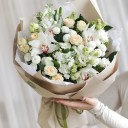 Букет Светлая любовь - с добавлением зелени - миниатюра 