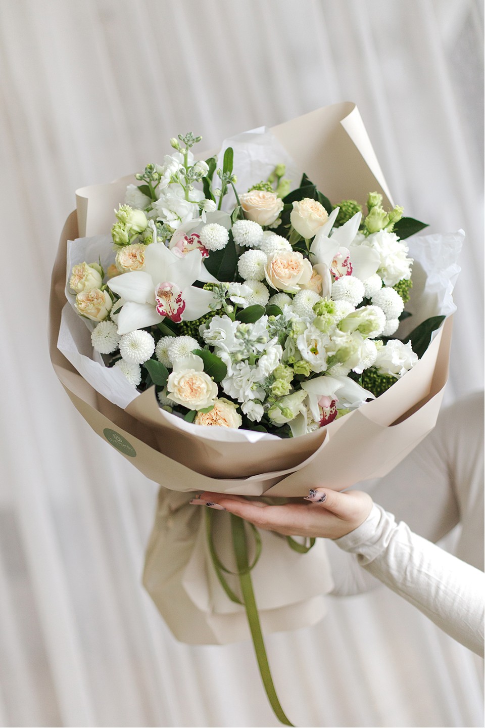 Букет Светлая любовь - с добавлением зелени