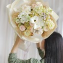 Букет Романтика в воздухе - с добавлением зелени - миниатюра 