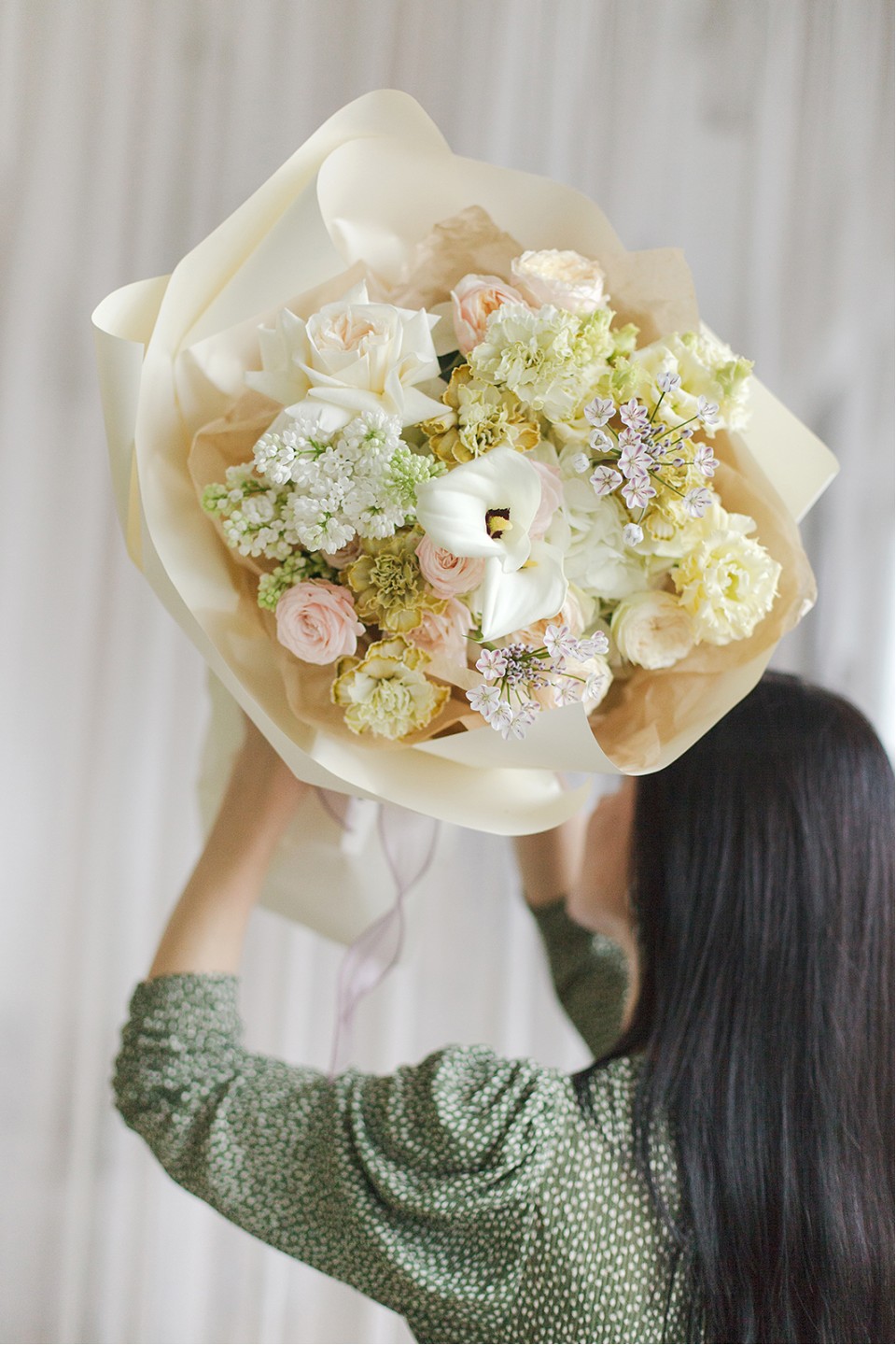 Букет Романтика в воздухе - с добавлением зелени