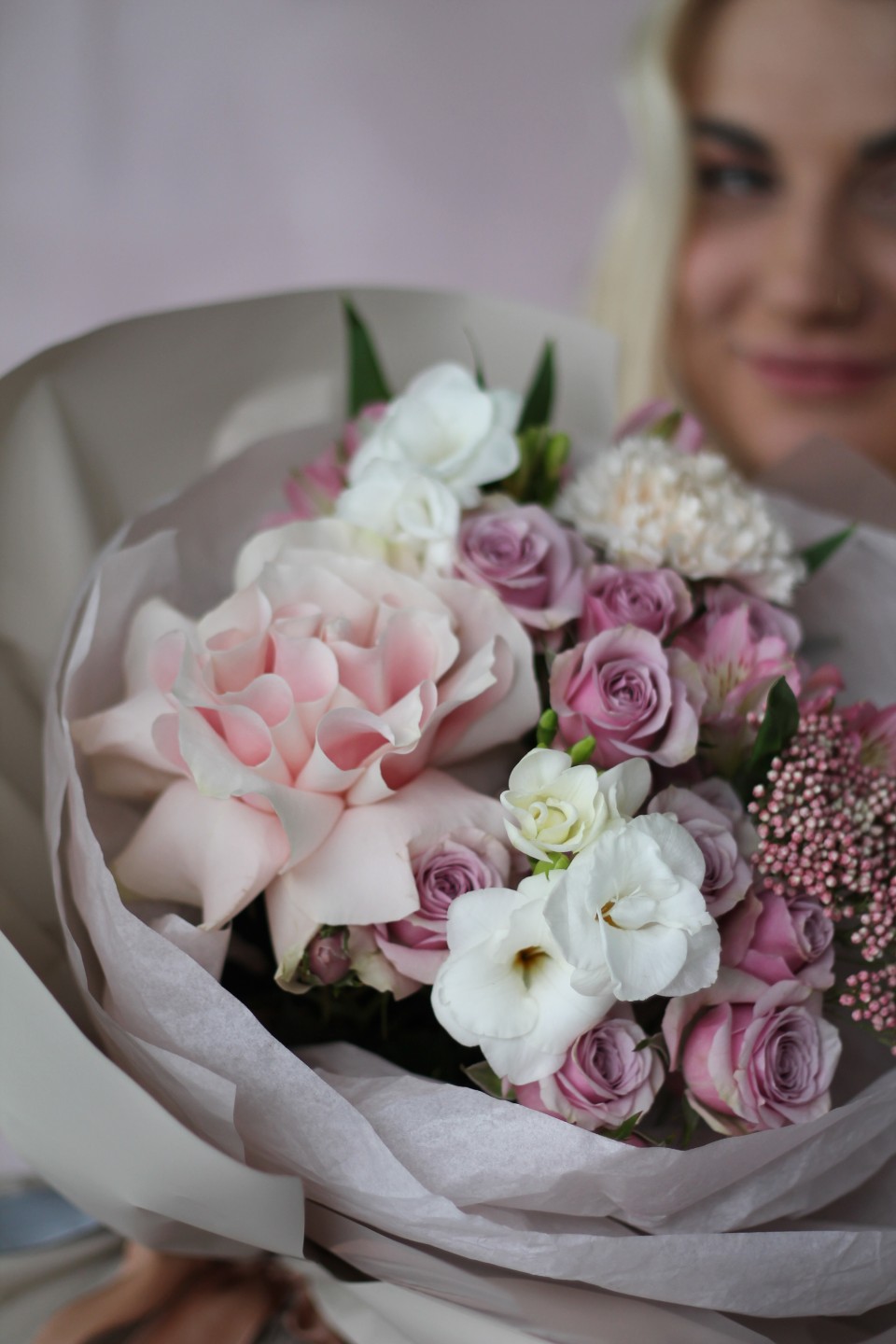 Букет Лепесток крокуса - с добавлением зелени