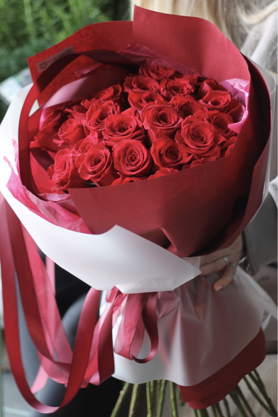 Монобукет из роз Фридом 60см - с доставкой по Минску