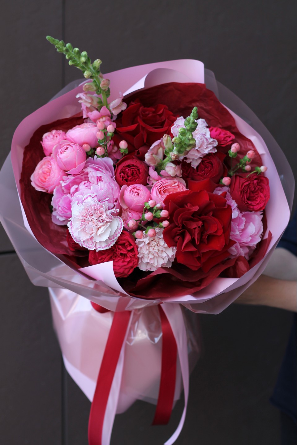 Букет Вулкан - с добавлением зелени