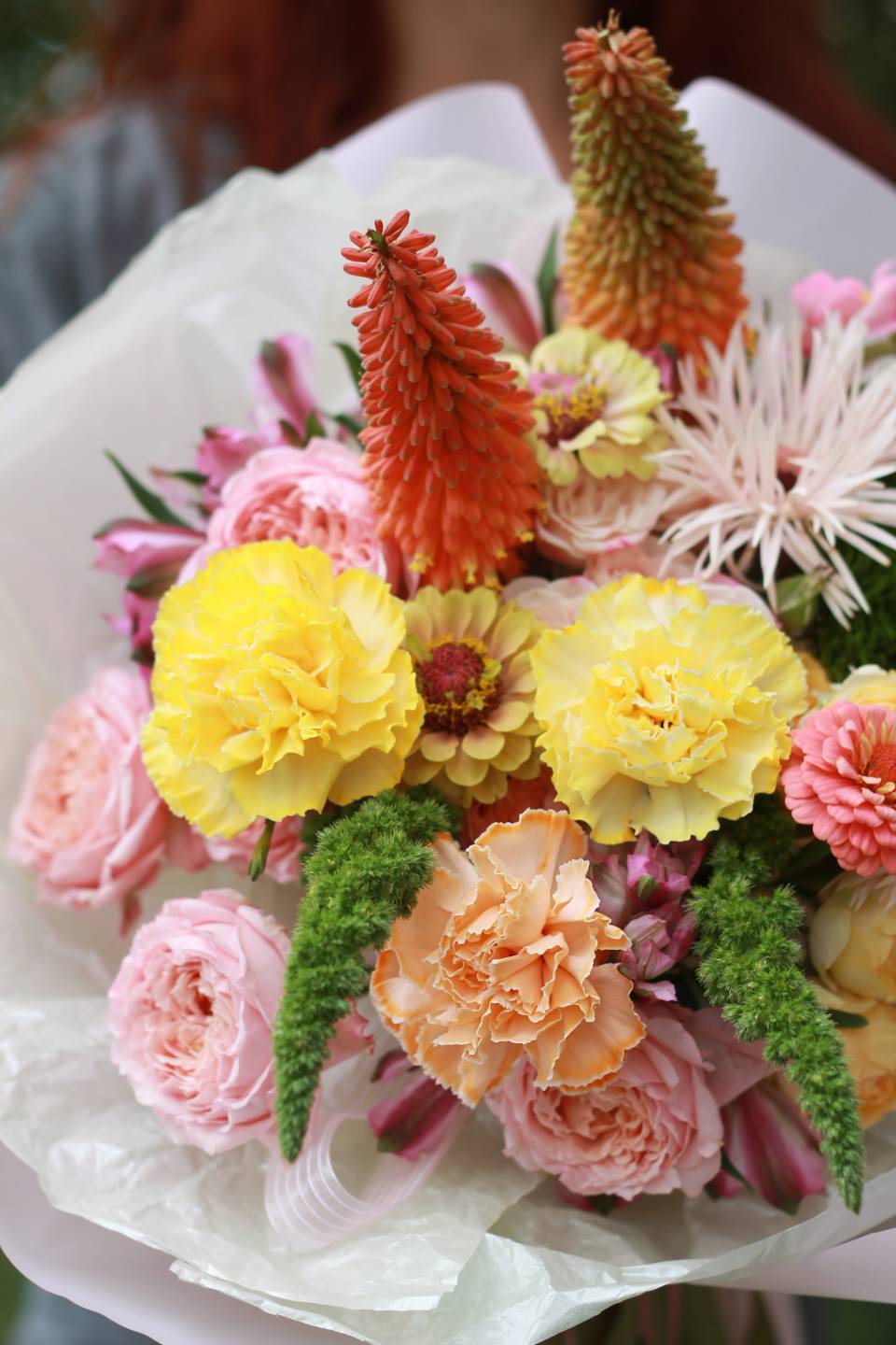 Букет Зайра - с добавлением зелени