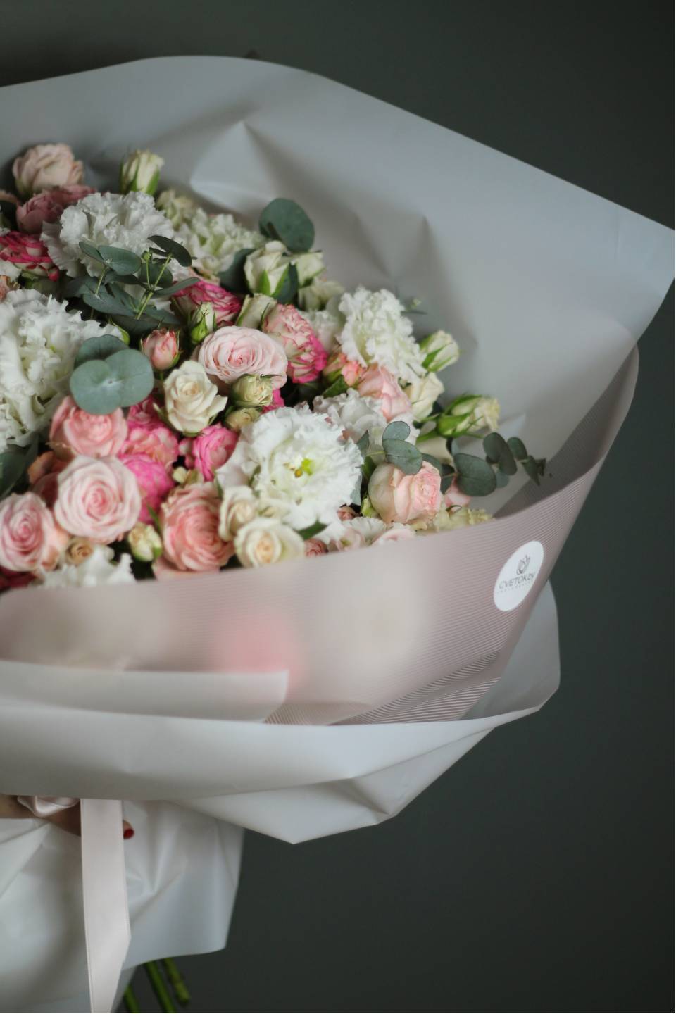 Букет Нежные объятия - подарочное оформление