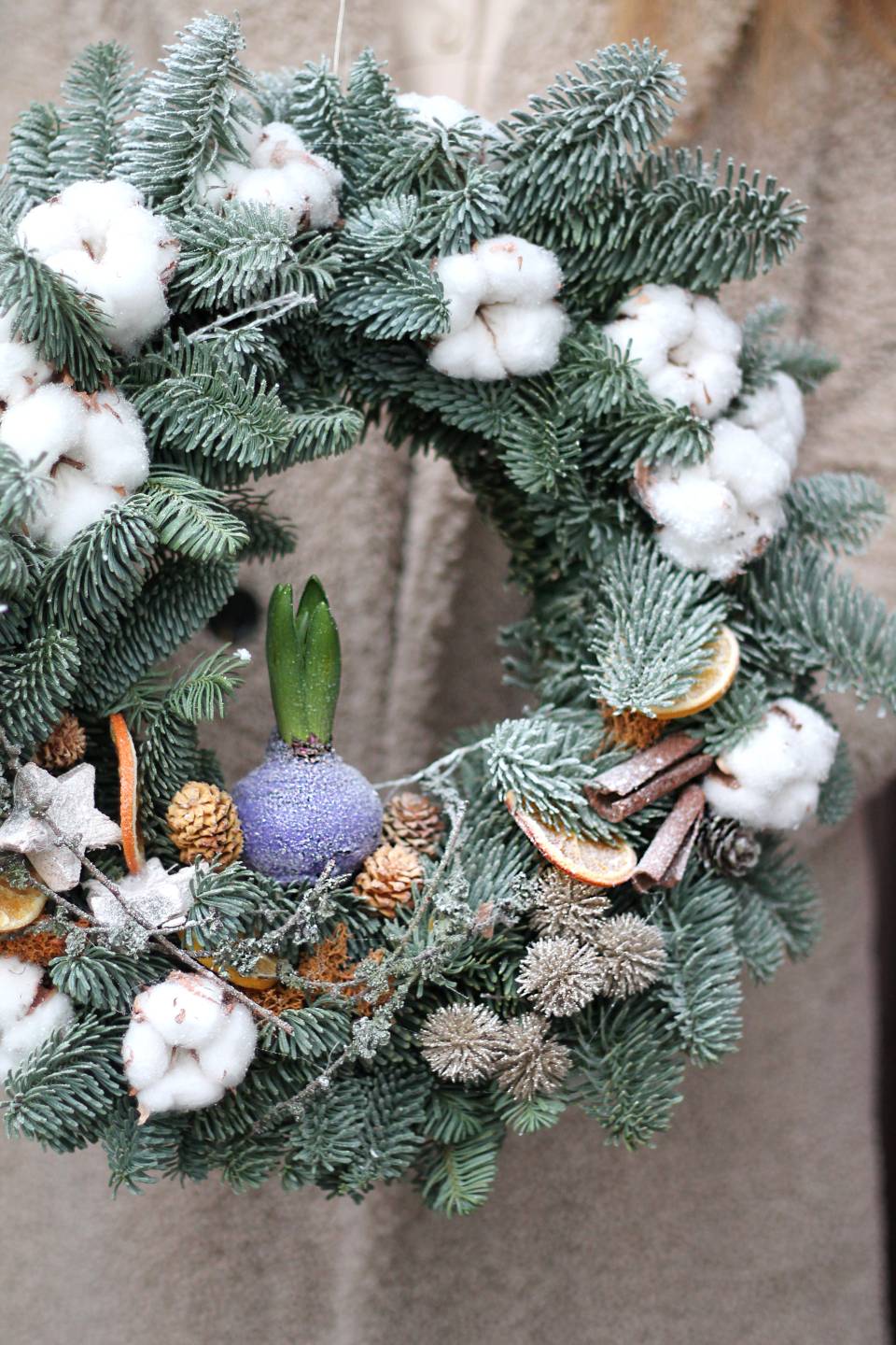 Новогодний венок Зумбул - с добавлением зелени