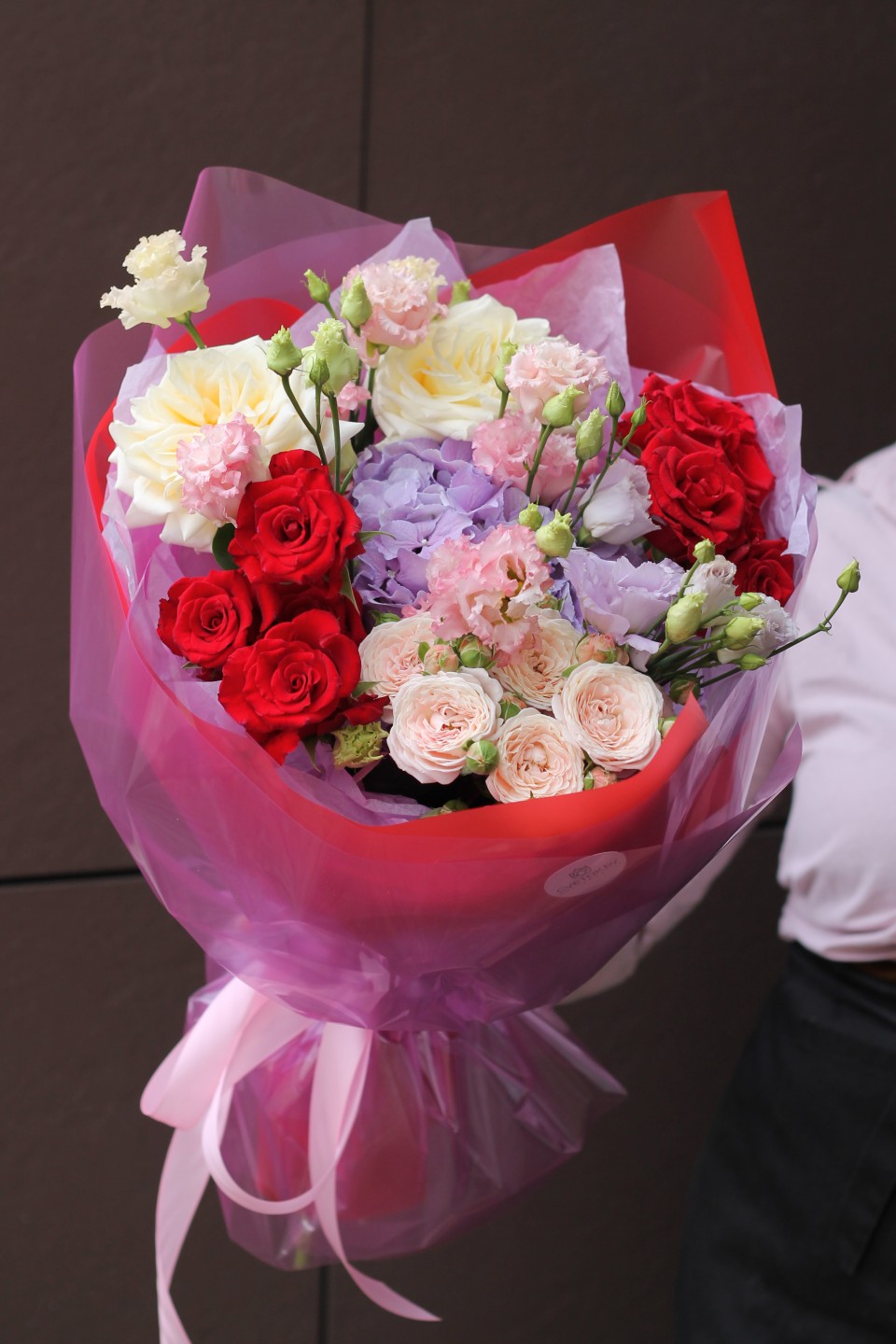 Букет Огненные Краски - с добавлением зелени