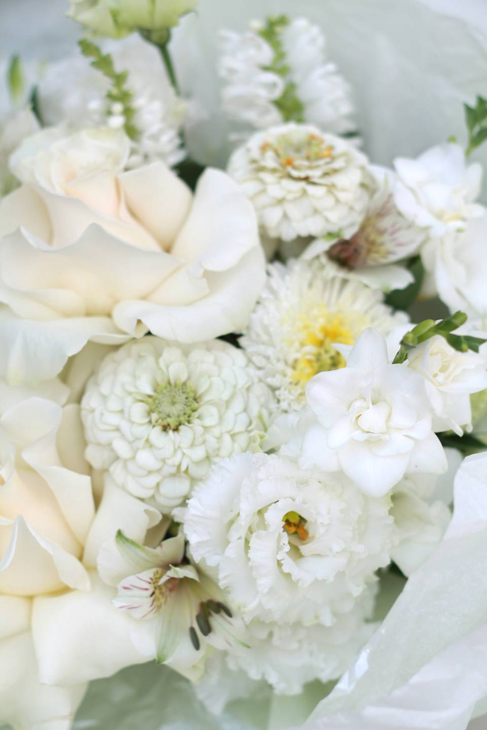 Букет Воздушная тюль - с добавлением зелени