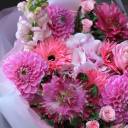 Букет Яркая гербера - с добавлением зелени - миниатюра 