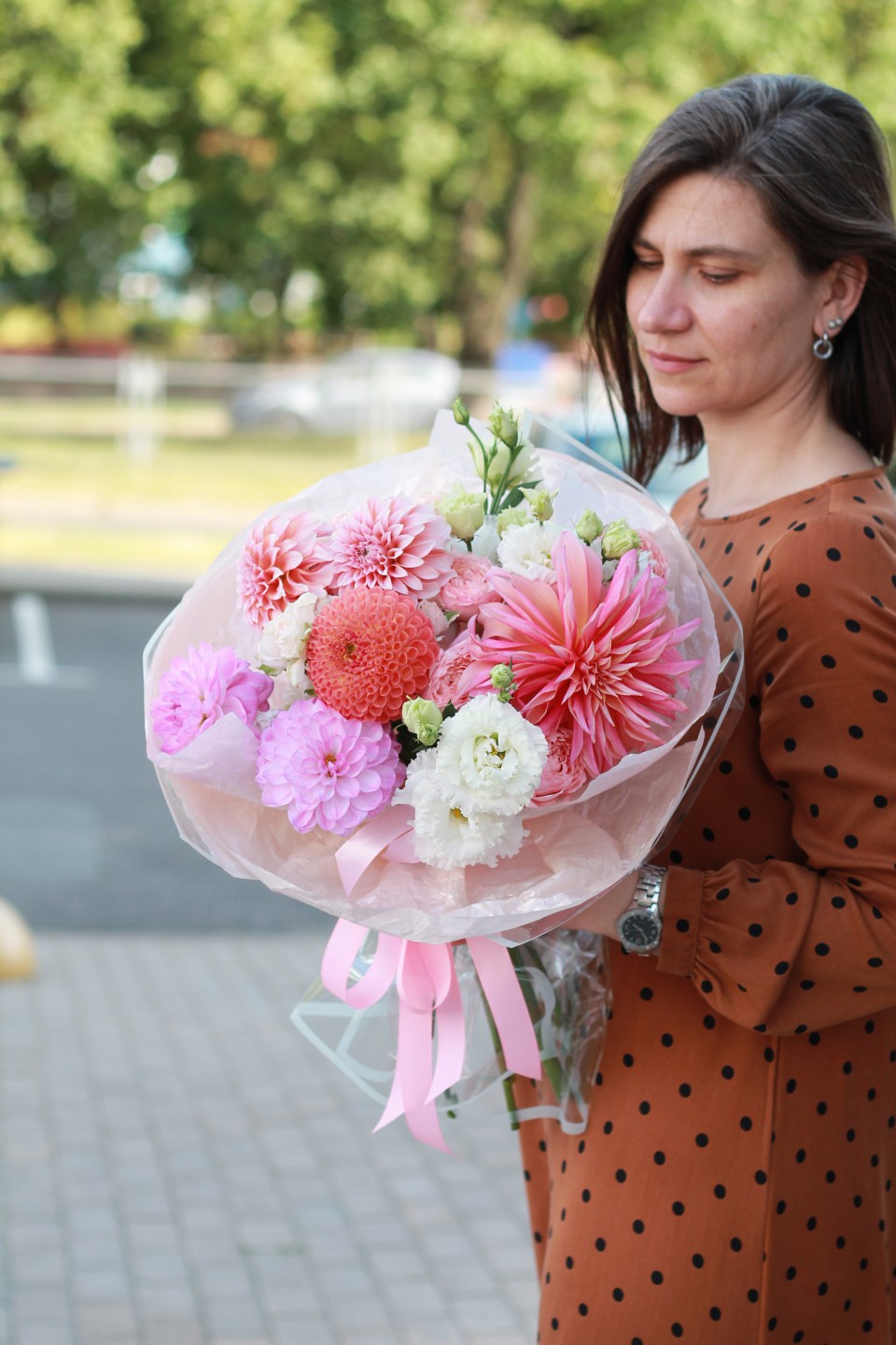 Букет Персиковый мельба - с добавлением зелени