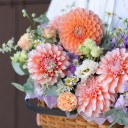 Корзина Танцующие цветы - с добавлением зелени - миниатюра 