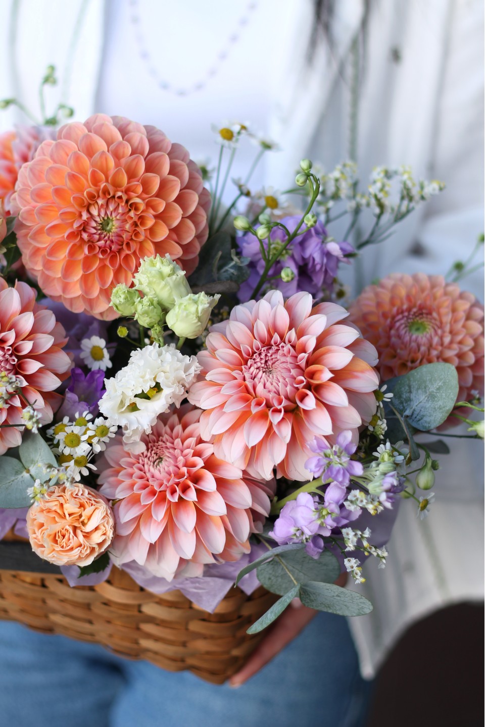 Корзина Танцующие цветы