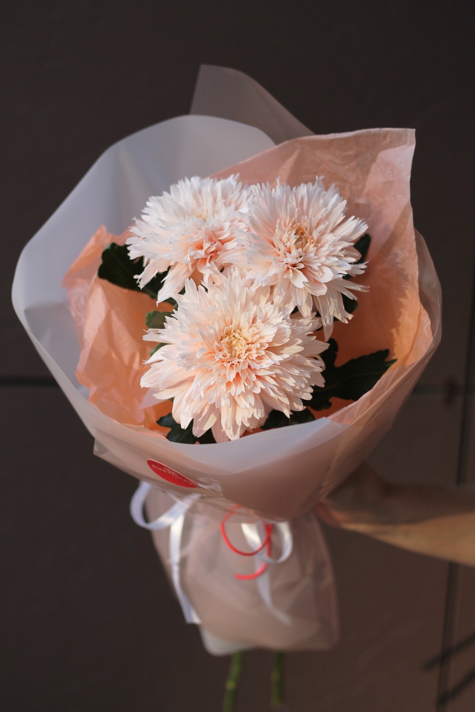 Букет из хризантем Танец Фламинго