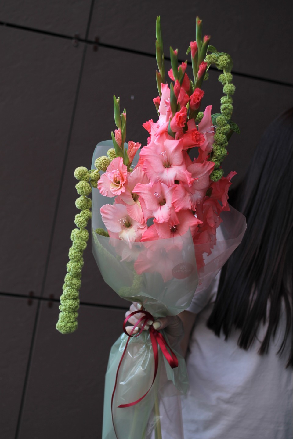 Букет Коралловая Лагуна - с добавлением зелени