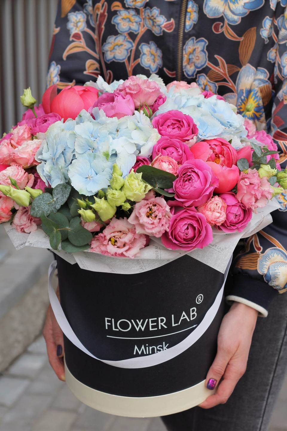 Цветы в коробке Артемида