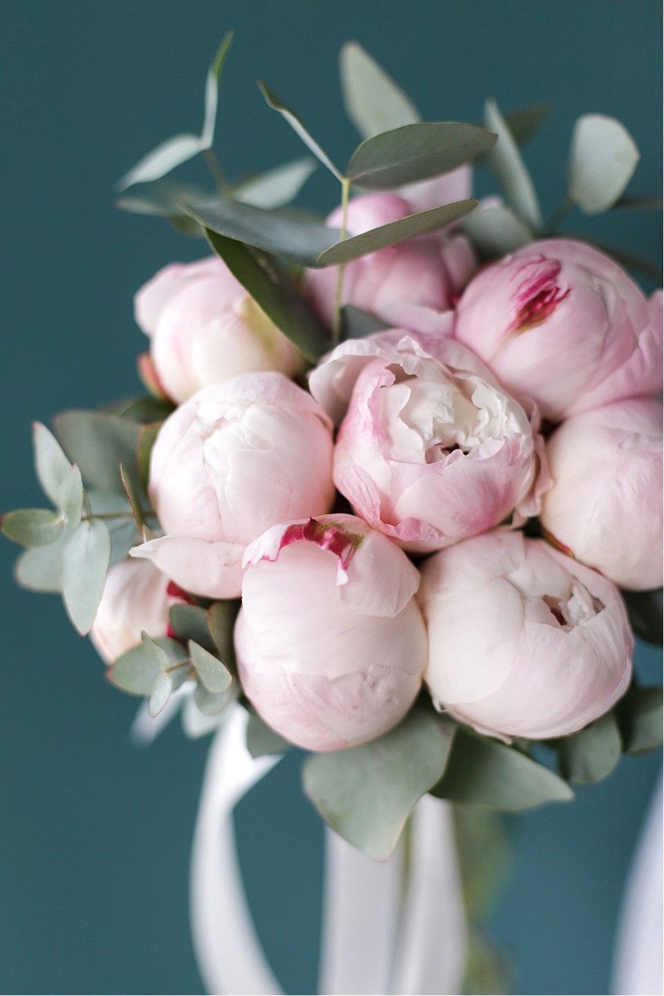 Букет невесты из пионов Воздушный поцелуй - с доставкой по Минску