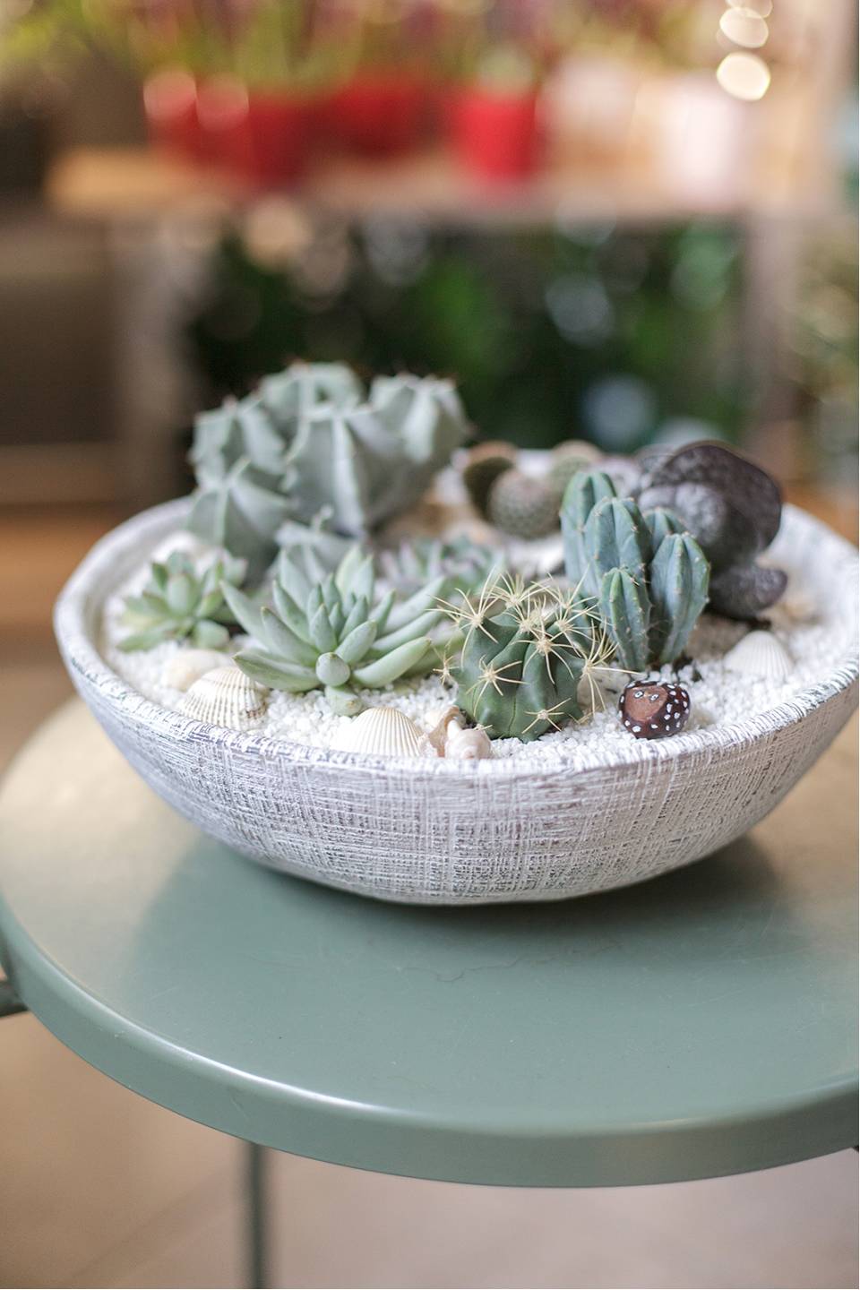 Композиция Экзотический сад в керамике - с добавлением зелени