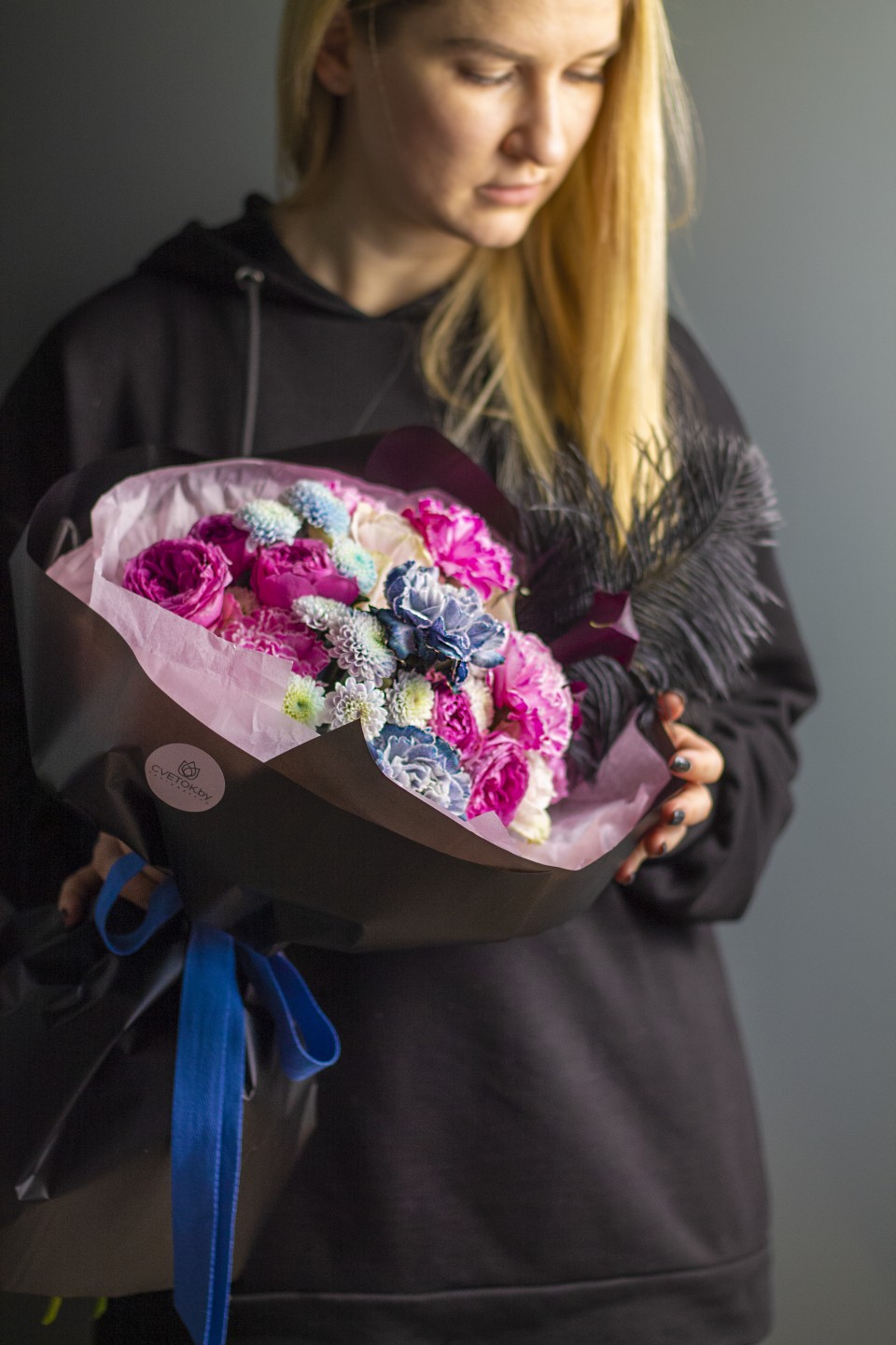 Букет Черный Лебедь - с добавлением зелени