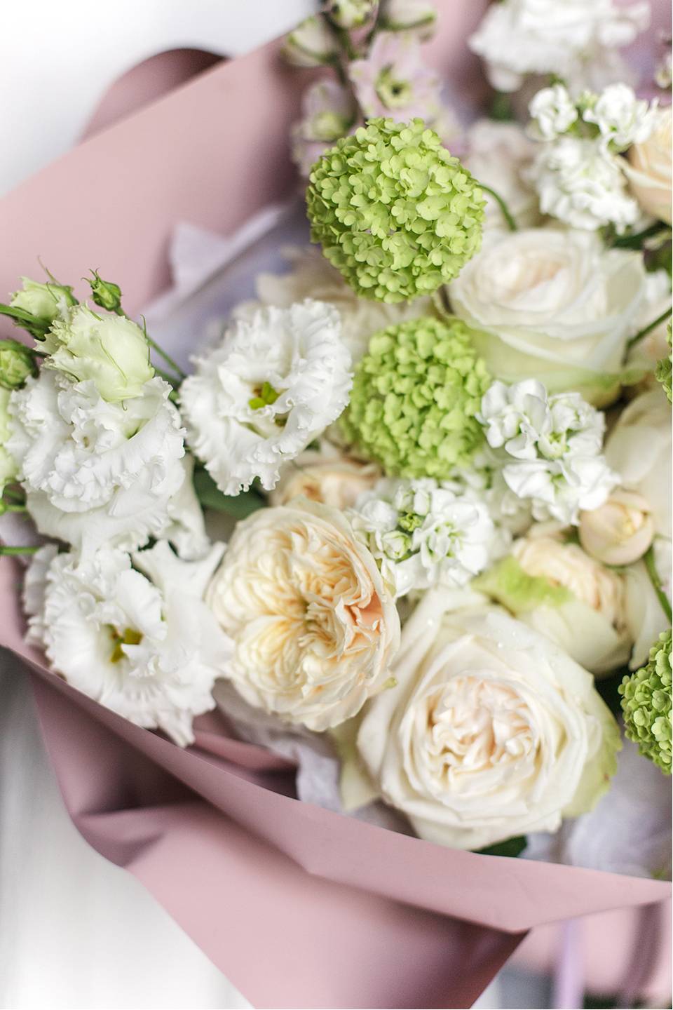 Букет Безмятежность - с добавлением зелени