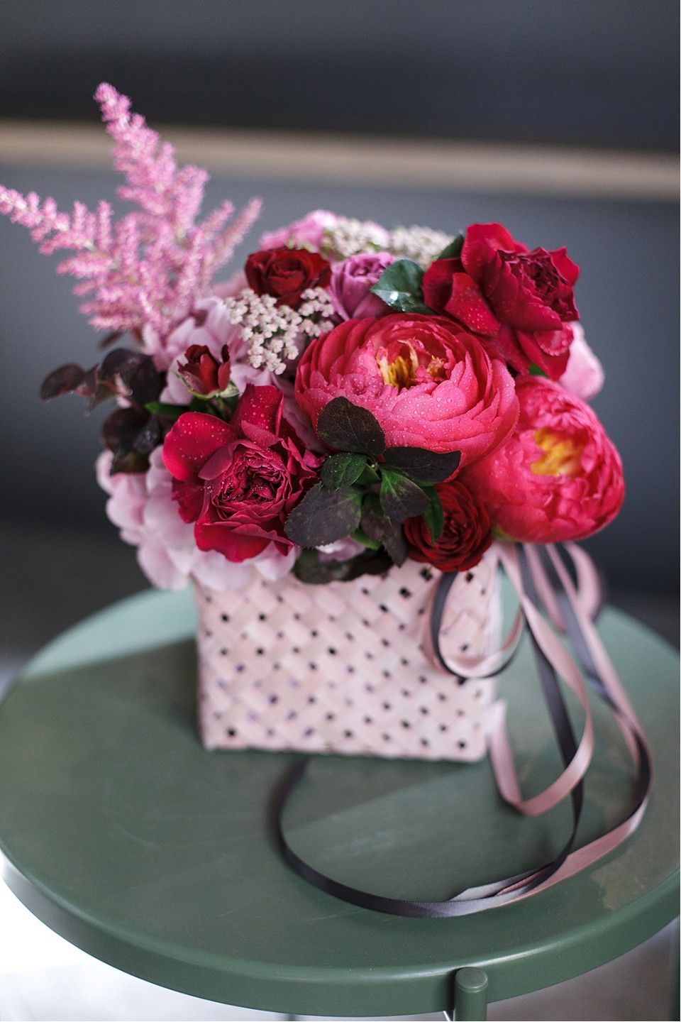 Корзина Эгрет - с добавлением зелени