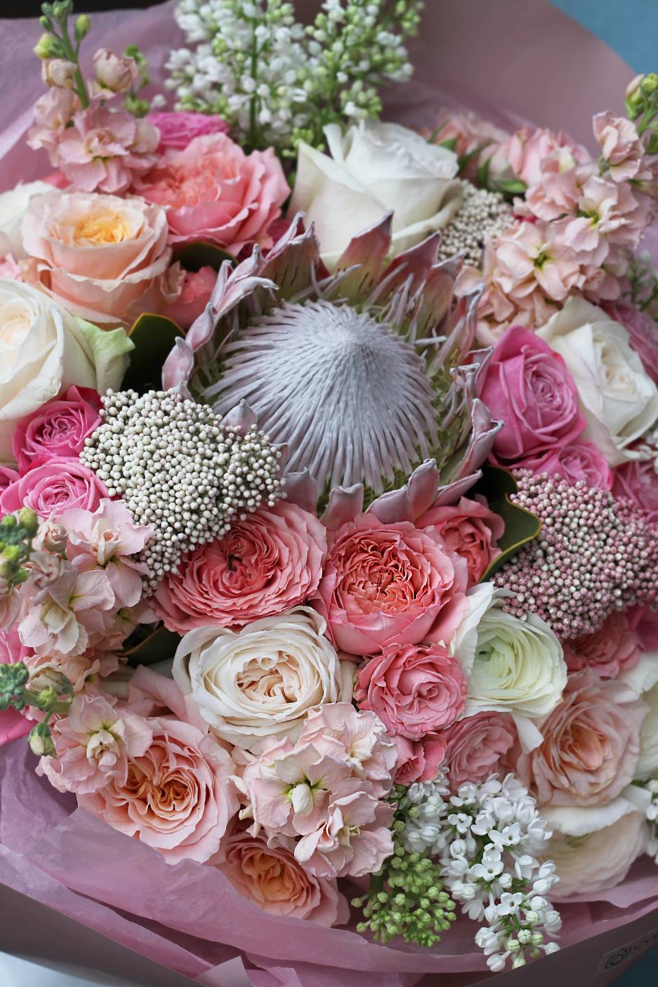 Букет Прикосновение любви - с добавлением зелени